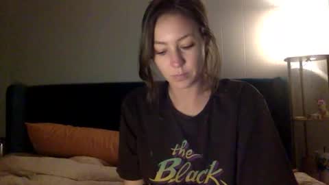 xLacyy online show from December 3, 2025, 4:09 am