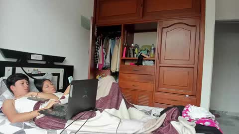 We are Lana. the one with short hair and vanessa girl with long hair online show from December 15, 2024, 3:42 pm