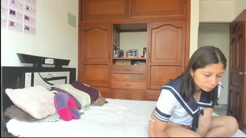 We are Lana. the one with short hair and vanessa girl with long hair online show from February 1, 2025, 7:23 pm