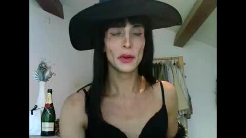 Wendy online show from October 24, 2025, 1:51 pm