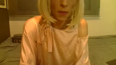 Snapshot of xlecram chatting on April 6, 2026, 6:42 pm Wendy online show from April 6, 2026, 6:42 pm