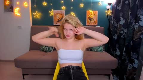 Chloe online show from February 2, 2025, 2:34 pm