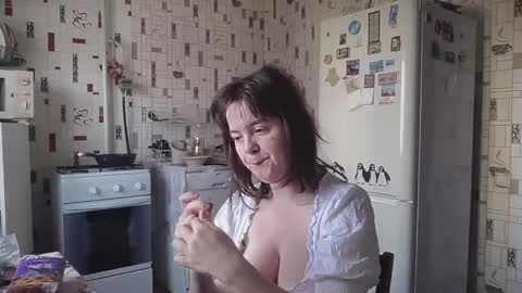 Luna online show from November 13, 2025, 6:34 am