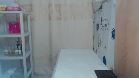 Maxie online show from June 1, 2026, 3:47 pm