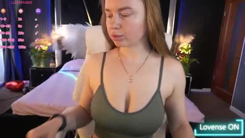 Snapshot of xo_monica chatting on June 2, 2026, 5:31 am Monica online show from June 2, 2026, 5:31 am