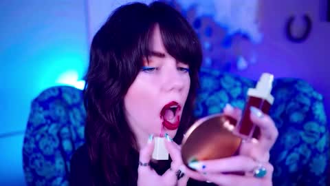 Bella Bondai online show from October 19, 2025, 9:54 am