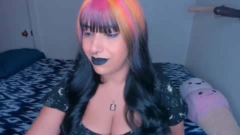 Rae  online show from December 6, 2024, 3:22 pm