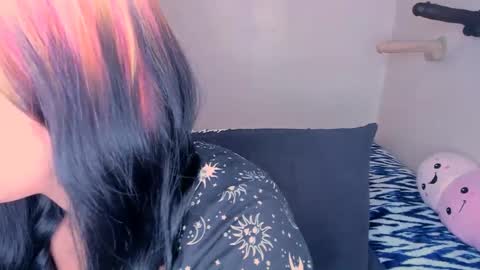 Rae  online show from February 24, 2025, 4:49 am