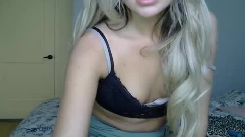 Lacey Loo online show from May 10, 2026, 9:31 pm