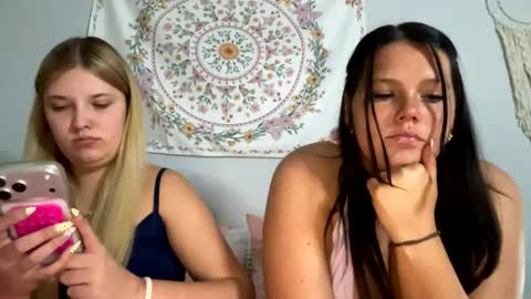 Snapshot of xoxoleannarose chatting on August 3, 2026, 12:53 am Leanna online show from August 3, 2026, 12:53 am