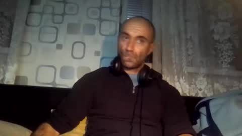 xploid1982 online show from December 5, 2024, 2:09 am