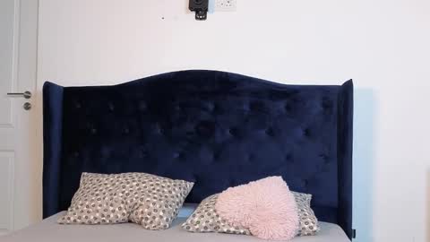 AnnaMaee online show from February 10, 2026, 7:29 pm