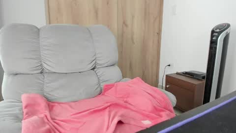 Hellen Sofia instagram hellen5546 online show from April 18, 2026, 8:09 pm