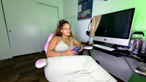 Snapshot of xstargazingx chatting on September 15, 2025, 6:35 am xStarGazingx online show from September 15, 2025, 6:35 am
