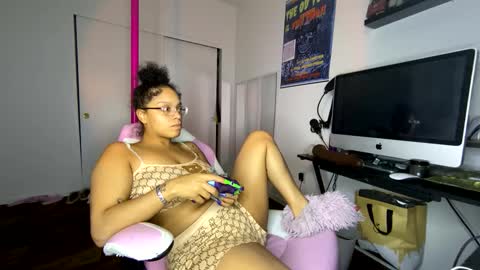 Snapshot of xstargazingx chatting on September 24, 2025, 5:00 am xStarGazingx online show from September 24, 2025, 5:00 am