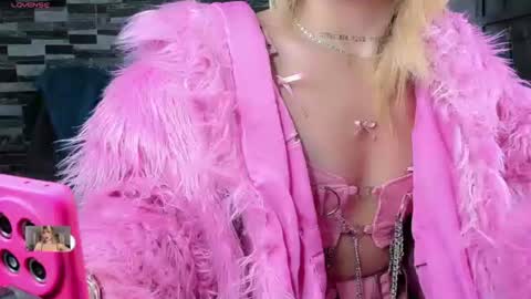 Snapshot of xthesexyboyx chatting on June 28, 2026, 9:26 am Femboy Exotic online show from June 28, 2026, 9:26 am