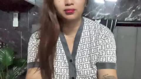 Snapshot of xtremelyasian chatting on April 23, 2026, 12:40 pm xtremelyasian online show from April 23, 2026, 12:40 pm
