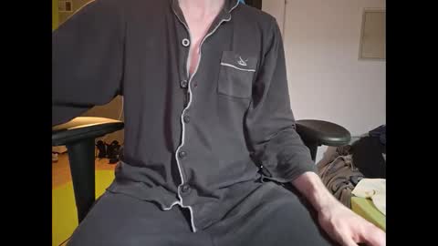 Snapshot of xufffix chatting on March 9, 2025, 7:37 pm N online show from March 9, 2025, 7:37 pm