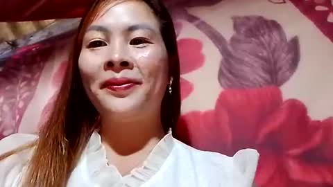 xuxulove00 online show from December 22, 2025, 1:35 am