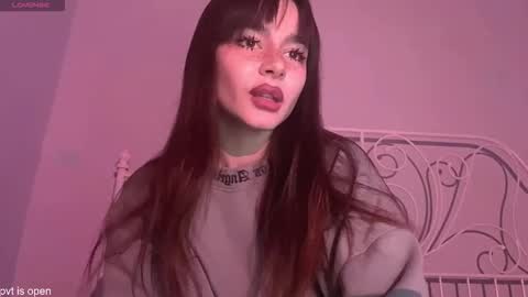 Lily online show from December 18, 2025, 9:43 pm