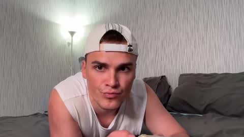 Snapshot of xx_raul_xx_ chatting on July 14, 2026, 12:22 pm raul online show from July 14, 2026, 12:22 pm