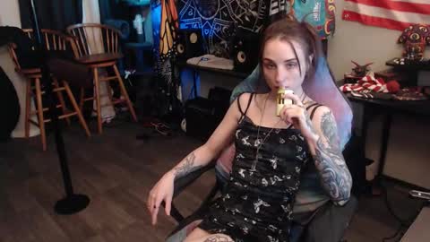 Snapshot of xxlilithmoonxx chatting on October 14, 2025, 2:23 am Lilith online show from October 14, 2025, 2:23 am