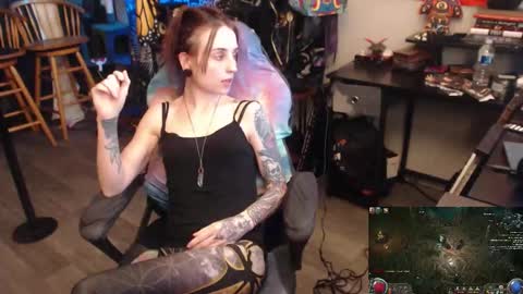 Snapshot of xxlilithmoonxx chatting on October 19, 2025, 2:45 am Lilith online show from October 19, 2025, 2:45 am
