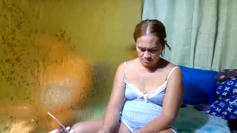 xxloveheart online show from April 18, 2026, 4:27 am