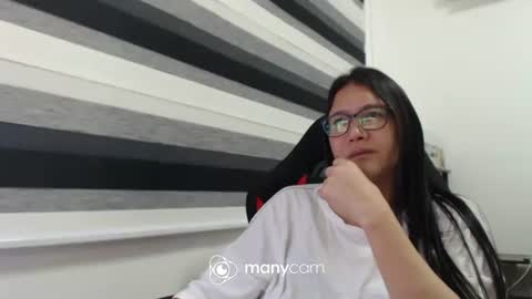  Kaycee  online show from November 7, 2025, 2:39 pm