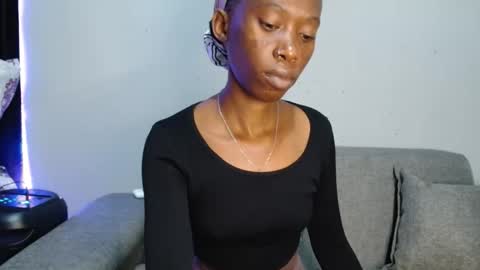 xxsexytalia28 online show from October 21, 2025, 10:10 pm