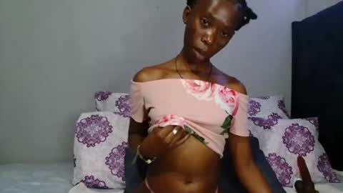 xxsexytalia28 online show from October 27, 2025, 7:07 pm