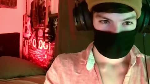 Snapshot of xxwhitefoxx chatting on March 12, 2025, 8:19 am David Fox online show from March 12, 2025, 8:19 am