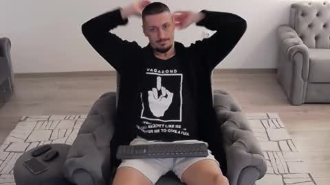 xxx_alejandro online show from November 22, 2025, 6:01 am