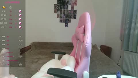 Pretty online show from December 2, 2024, 3:47 pm