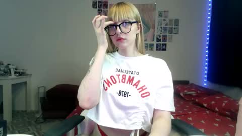 Pretty online show from February 28, 2025, 8:28 pm