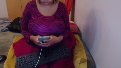 Snapshot of xxxbustybabe27x chatting on April 22, 2026, 6:53 pm Ayanda online show from April 22, 2026, 6:53 pm