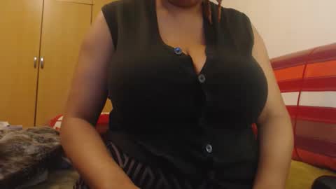 Snapshot of xxxbustybabe27x chatting on May 21, 2026, 4:03 pm Ayanda online show from May 21, 2026, 4:03 pm