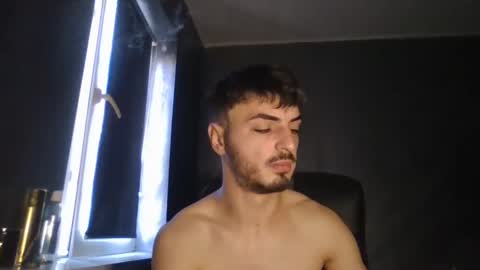 xxxdonpuiuuxxx online show from December 31, 2024, 9:31 am