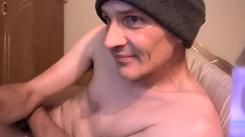 xxfredmtl18xx online show from November 10, 2025, 12:09 am