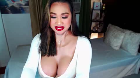 OLIVIA online show from January 14, 2025, 2:11 pm