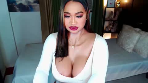 OLIVIA online show from January 15, 2025, 6:08 pm