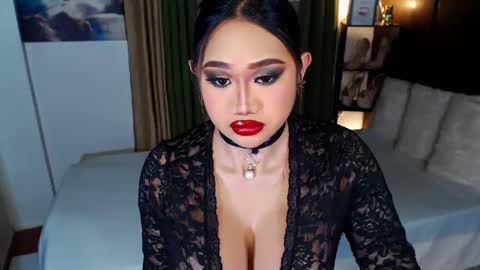 OLIVIA online show from February 20, 2025, 8:25 pm