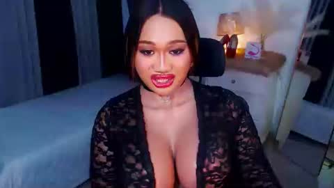 OLIVIA online show from March 11, 2025, 6:41 pm