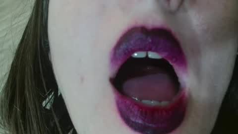 Lola online show from January 5, 2025, 5:30 pm