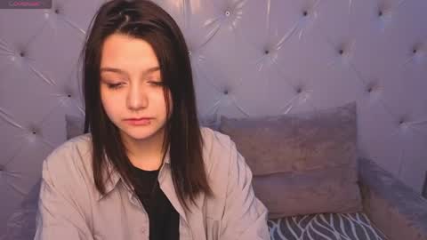 foxy online show from April 18, 2026, 9:35 am