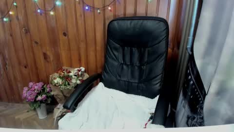 Lana online show from February 23, 2025, 6:28 am