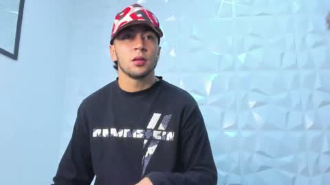 xxxplosive_couple online show from June 16, 2026, 3:53 am