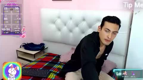 Snapshot of xxxstrongerboyxxx chatting on November 25, 2025, 8:42 pm stronger online show from November 25, 2025, 8:42 pm