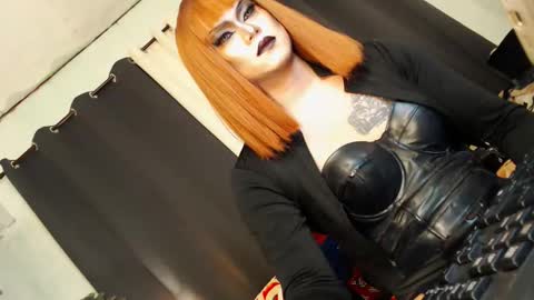 QueenMarina online show from January 5, 2026, 5:27 pm