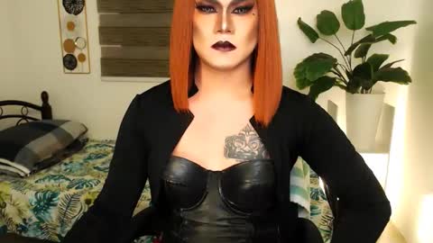 Snapshot of xyournightmarequeenx chatting on April 26, 2026, 4:32 am QueenMarina online show from April 26, 2026, 4:32 am